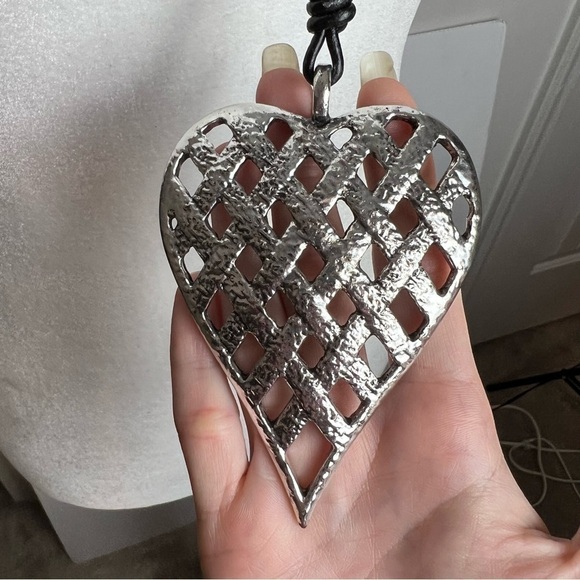 Necklace Silver Large Heart Metal Pendant - Picture 3 of 5